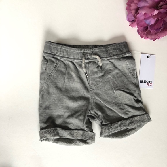 Hudson Jeans Sidewalk Cotton Slub Tee & Shorts - Picture 5 of 9